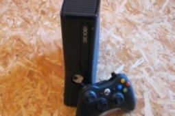 Xbox 360 Slim 4GB jen za 3700Kč!